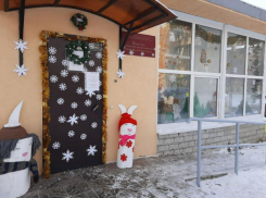 На городской новогодний смотр-конкурс в Волжском  поступают работы