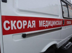 Молодую женщину увезли в больницу Волжского после ДТП