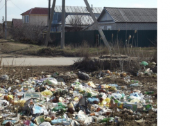 Жители посёлка Краснооктябрьский жалуются на мусорную свалку