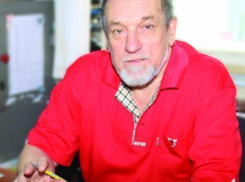 В память о легендарном тренере Волжского Михаиле Машине установят мемориальную доску