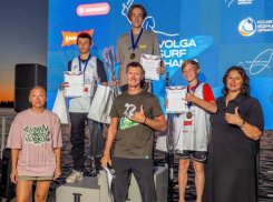 Волжанин стал чемпионом среди юниоров на первенстве по вейксерфингу «Доска с веслом»