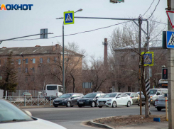 Волжан заставляют убирать парковочные ограничители