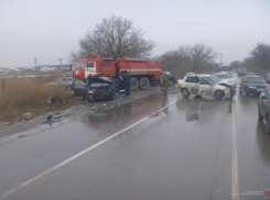 Стали известны подробности ДТП на трассе под Волжским, где пострадали 3 человека