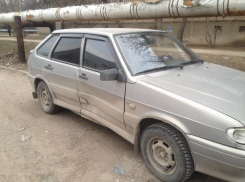 В Волжском объявили розыск ночного «шумахера», разбившего «четырнадцатую»