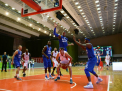 Волгоградский баскетбольный клуб «Красный Октябрь» не справился с румынами