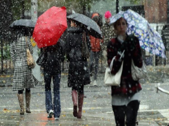 Ледяным дождём и ветром решил встретить Волжский День Сухопутных Войск