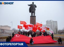 В Волжском состоялся автофлешмоб, посвященный 100-летию образования СССР: фоторепортаж
