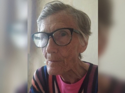 81-летняя женщина бесследно пропала в Волжском: поиск человека