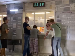 Происшествие в больнице с мочой и слепым мужчиной оказалось пранком в Волжском