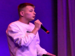 Я променял бы свою нынешнюю жизнь на ту, в приемной семье: «избитый» опекуном ребенок спустя годы рассказал правду