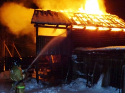 Деревянная баня горела в Среднеахтубинском районе 