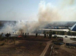 История повторяется: пожар около многоэтажек в черте города напугал волжан