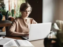 Отзывы, верификация по документам и безналичная оплата: в ЮФО назвали самые важные факторы при выборе исполнителей из сферы услуг