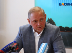 Мэр Волжского открыто обсудил проблемы города