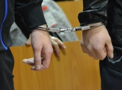 «Добрый» сын в Волжском привлёк свою маму в наркогруппировку 