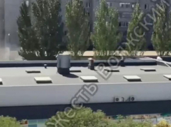 В Волжском загорелся рынок «Валентина»: видео