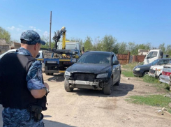 Волгоградский должник поплатился кроссовером за 3,5 миллиона долгов и 1460 штрафов