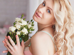 Две озорные блондинки поздравили Диану Поручикову с Днем Рождения