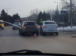 Улица Энгельса оказалась парализована из-за ДТП в Волжском