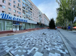 Новые светильники устанавливают на будущем волжском Арбате