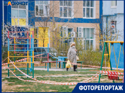 Пустые улицы и закрытые детские площадки: самоизоляция в Волжском