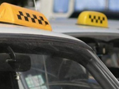 В Средней Ахтубе женщина, не желая платить за проезд, обвинила таксиста в разбое