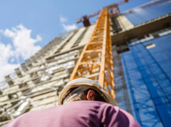 На контроль за строением детсада в Волжском выделили четыре миллиона рублей