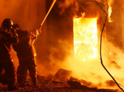 Частный дом и баня за сутки сгорели в Ленинском районе