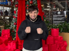 Чемпион мира Али Лорсанов поздравляет волжан с наступающим Новым годом