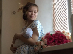 Первую новорожденную в Волжском назвали Полиной