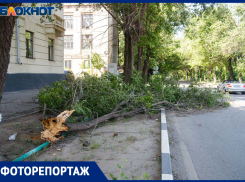 После шторма: во что превратился Волжский к утру из-за непогоды