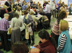 Школа социальной активности устроила для волжан ярмарку рукоделия