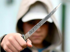 На севере Волгограда подросток накинулся с ножом на родную мать