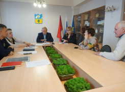 Игорь Воронин выслушал проблемы волжан на личном приеме граждан