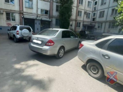 Во дворе Волжского сбили мужчину