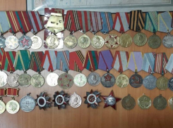В Волжском задержали продавца медалей и орденов