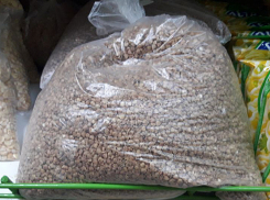 Самую выгодную цену на гречку предложили в «Магните» и «Радеже» в Волжском