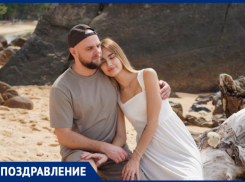 Михаила и Анастасию в Волжском поздравляют с появлением на свет сына