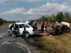 Под Волгоградом в ДТП погибло 4 человека