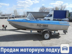 Скоростную лодку с мотором продают в Волжском