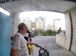 В Волжском неизвестный угнал у ребенка велосипед