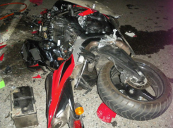   Под Волгоградом погиб водитель мотоцикла и18 летний пассажир