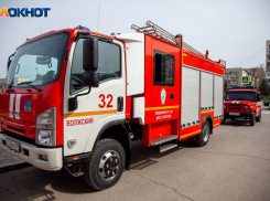 В Волжском в СНТ вспыхнул автомобиль