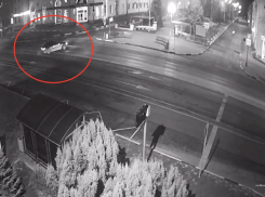 Лихача, который устроил дрифт у мэрии Волжского, могут лишить прав: видео