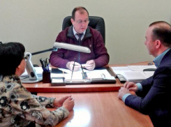 22 миллиона рублей получит Волжский на пандусы и пластиковые окна