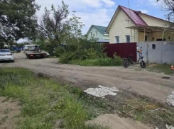 За праздник в Среднеахтубинском районе подросток перевернулся на мотоцикле, а девочка на электровелосипеде сбила пешехода