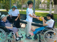 «Человеку нужен человек!» Внешнее волонтёрство - пространство радости и общения для проживающих отделения интенсивного ухода Волжского ПНИ