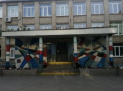В Волжском починят крышу школы №18