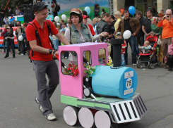 Волжские семьи готовят креативные коляски