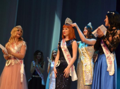 Огненная красавица победила в конкурсе «Миссис Волжский 2016»